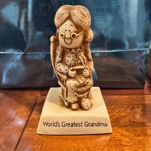 Vintage World’s Greatest Grandma & Grandpa figurines